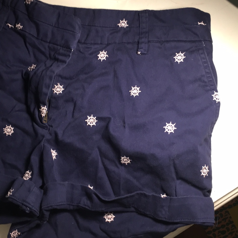 Nautical Wheel Patterned Khaki Shorts